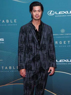 Singapur asıllı Amerikalı aktör Ross Butler, 16 Aralık 2023 'te Beverly Hilton Oteli' nde düzenlenen 21. Geleneksel Unutulmaz Asya Amerikan Ödülleri 'ne geliyor..