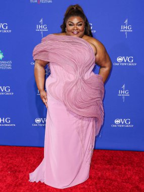 Özel yapım Jovana Louis giyen Da 'Vine Joy Randolph, Palm Springs Uluslararası Film Festivali Film Ödülleri' ne 4 Ocak 2024 'te Palm Springs, Riverside County, Kaliforniya, ABD' de düzenlenen 35.