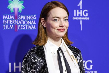 Özel yapım giyinen Emma Stone, Palm Springs Uluslararası Film Festivali Ödülleri 'ne 4 Ocak 2024' te Palm Springs, Riverside County, Kaliforniya 'da düzenlenen 35..
