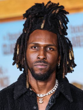 SAINt JHN (Carlos St. John Phillips), 5 Ocak 2024 'te Los Angeles, Kaliforniya, ABD' de bulunan Los Angeles Sinema Müzesi 'ndeki David Geffen Tiyatrosu' nda düzenlenen Sony Pictures 'ın' The Book of Clarence 'filminin Los Angeles galasına geldi.. 