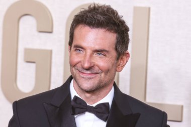 Bradley Cooper, Beverly Hilton Oteli 'nde 7 Ocak 2024' te düzenlenen 81. Altın Küre Ödülleri 'ne geliyor.. 