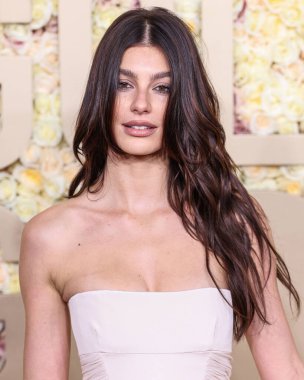 Givenchy elbisesi ve Christian Louboutin ayakkabıları giyen Camila Morrone, 7 Ocak 2024 'te Beverly Hilton Oteli' nde düzenlenen 81..