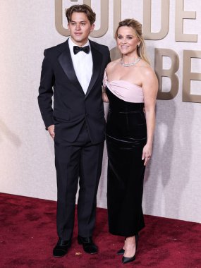 Deacon Phillippe ve annesi Reese Witherspoon 7 Ocak 2024 'te Beverly Hilton Hotel' de düzenlenen 81. Altın Küre Ödülleri 'ne geldiler..