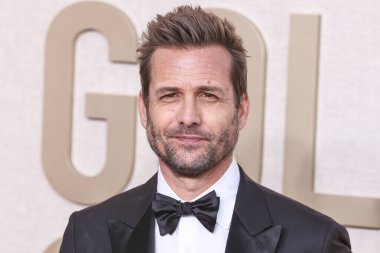 Gabriel Macht, Kwiat ve Fred Leighton 'ın özel bir Prada elbisesi, ayakkabısı ve çantası ile Beverly Hilton Oteli' nde düzenlenen 81. Altın Küre Ödülleri 'ne 7 Ocak 2024' te ulaştı.