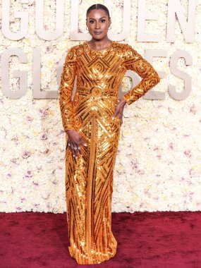 Pamella Roland elbisesi, Rene Caovilla ayakkabısı, Tyler Ellis debriyajı ve Zydo, Ralph Masri ve Noudar 'ın mücevherleri ile Issa Rae, 7 Ocak 2024' te ABD 'nin Los Angeles kentinde The Beverly Hilton Hotel' de düzenlenen 81..