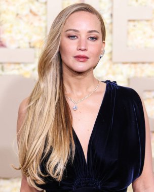 Jennifer Lawrence 'ın giydiği Dior Haute Couture elbisesi ve Aquazzura ayakkabıları, 7 Ocak 2024' te Beverly Hilton Oteli 'nde düzenlenen 81..