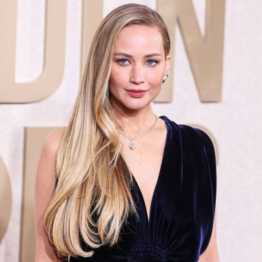 Jennifer Lawrence 'ın giydiği Dior Haute Couture elbisesi ve Aquazzura ayakkabıları, 7 Ocak 2024' te Beverly Hilton Oteli 'nde düzenlenen 81..