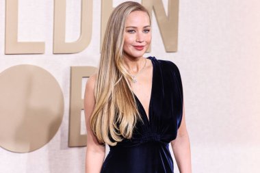 Jennifer Lawrence 'ın giydiği Dior Haute Couture elbisesi ve Aquazzura ayakkabıları, 7 Ocak 2024' te Beverly Hilton Oteli 'nde düzenlenen 81..