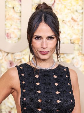 Alberta Ferretti elbisesi ve Rahaminov mücevherleri giyen Jordana Brewster, 7 Ocak 2024 'te Beverly Hilton Oteli' nde düzenlenen 81..
