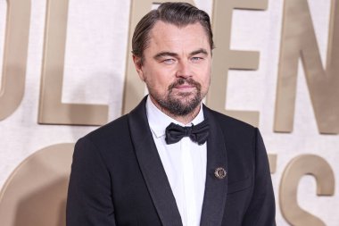 Leonardo DiCaprio, Giorgio Armani marka smokin ve Santoni marka ayakkabılar giyerek 7 Ocak 2024 'te Beverly Hilton Oteli' nde düzenlenen 81..