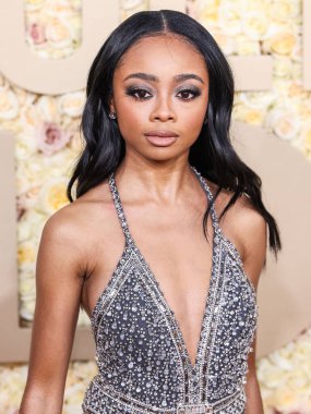 Jenny Packham elbisesi giyen Skai Jackson, 7 Ocak 2024 'te Beverly Hilton Oteli' nde düzenlenen 81..
