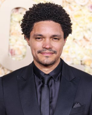 Trevor Noah, Beverly Hilton Oteli 'nde 7 Ocak 2024' te düzenlenen 81. Altın Küre Ödülleri 'ne geliyor..