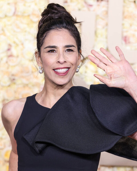 Sarah Silverman arrives at the 81st Annual Golden Globe Awards held at The Beverly Hilton Hotel on January 7, 2024 in Beverly Hills, Los Angeles, California, United States.