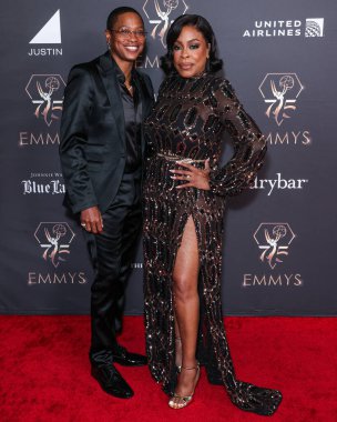 Jessica Betts ve eşi Niecy Nash Betts, 13 Ocak 2024 'te Los Angeles Los Angeles' taki JW Marriott LiVE Platinum Balo Salonu 'nda düzenlenen 75..