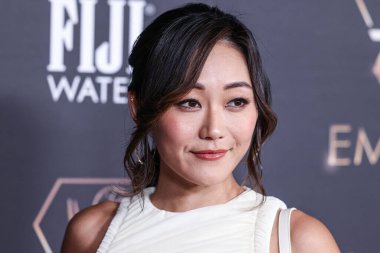 Karen Fukuhara, 13 Ocak 2024 tarihinde Los Angeles Los Angeles 'taki JW Marriott Live Platinum Balo Salonu' nda düzenlenen 75. Geleneksel Adaylar Emmy Ödülleri törenine geliyor..