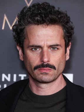 Luke Kirby, 13 Ocak 2024 tarihinde Los Angeles Los Angeles 'taki JW Marriott Live Platinum Balo Salonu' nda düzenlenen 75. Geleneksel Adaylar Emmy Ödülleri törenine katıldı..