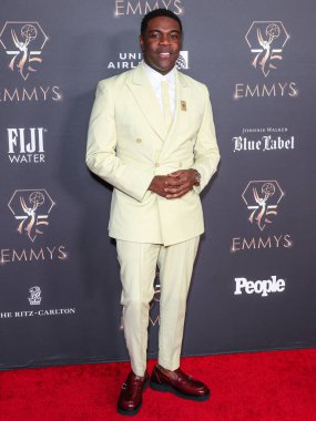 Sam Richardson, 13 Ocak 2024 tarihinde Los Angeles, Kaliforniya, ABD 'deki Los Angeles' ta düzenlenen JW Marriott Los Angeles Live Platinum Balo Salonu 'nda düzenlenen 75.. 