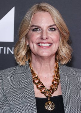 Sarah Kate Ellis, 13 Ocak 2024 tarihinde Los Angeles Los Angeles 'taki JW Marriott Live Platinum Balo Salonu' nda düzenlenen 75. Geleneksel Adaylar Emmy Ödülleri törenine katıldı..