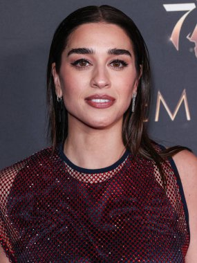 Simona Tabasco, 13 Ocak 2024 'te Los Angeles Los Angeles' ta düzenlenen JW Marriott Live Platinum Balo Salonu 'nda düzenlenen 75..