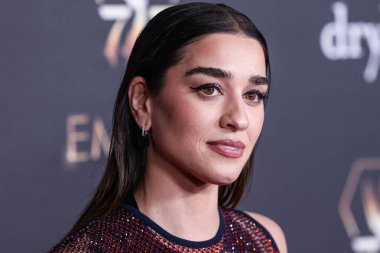 Simona Tabasco, 13 Ocak 2024 'te Los Angeles Los Angeles' ta düzenlenen JW Marriott Live Platinum Balo Salonu 'nda düzenlenen 75..