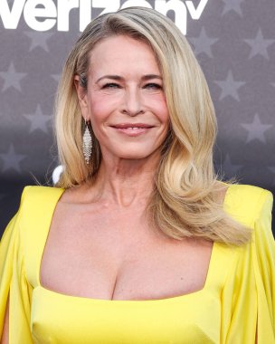 Chelsea Handler 14 Ocak 2024 'te Santa Monica, Los Angeles, Kaliforniya' da düzenlenen The Barker Hangar 'da düzenlenen 29. Yıllık Eleştirmenler Seçimi Ödülleri' ne geliyor..