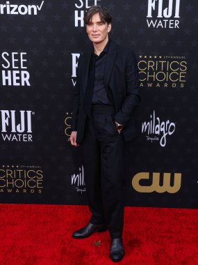 Zegna ve Omega saat takan Cillian Murphy, 14 Ocak 2024 'te Santa Monica, Los Angeles, Kaliforniya, ABD' de düzenlenen The Barker Hangar 'da düzenlenen 29.. 