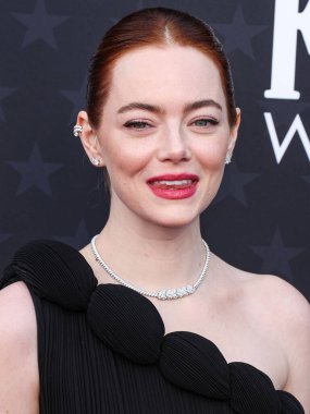 Louis Vuitton 'u giyen Emma Stone, 14 Ocak 2024' te Santa Monica, Los Angeles, Kaliforniya, ABD 'de düzenlenen The Barker Hangar' da düzenlenen 29.