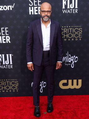 Jeffrey Wright 14 Ocak 2024 'te The Barker Hangar' da düzenlenen 29. Yıllık Eleştirmenler Seçimi Ödülleri 'ne geldi..