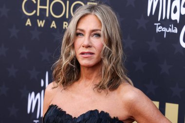 Jennifer Aniston 14 Ocak 2024 'te Santa Monica, Los Angeles, Kaliforniya' da düzenlenen Barker Hangarı 'nda düzenlenen 29. Yıllık Eleştirmenler Seçimi Ödülleri' ne geliyor..