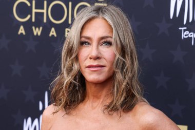 Jennifer Aniston 14 Ocak 2024 'te Santa Monica, Los Angeles, Kaliforniya' da düzenlenen Barker Hangarı 'nda düzenlenen 29. Yıllık Eleştirmenler Seçimi Ödülleri' ne geliyor..