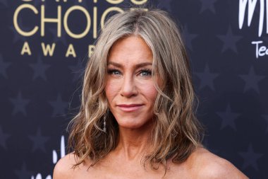 Jennifer Aniston 14 Ocak 2024 'te Santa Monica, Los Angeles, Kaliforniya' da düzenlenen Barker Hangarı 'nda düzenlenen 29. Yıllık Eleştirmenler Seçimi Ödülleri' ne geliyor..