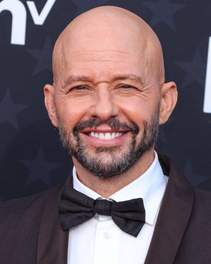 John Cryer, 14 Ocak 2024 'te Santa Monica, Los Angeles, Kaliforniya' da düzenlenen Barker Hangarı 'nda düzenlenen 29. Yıllık Eleştirmenler Seçimi Ödülleri' ne geldi.. 