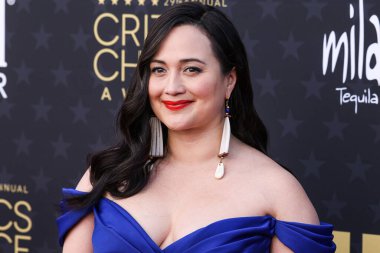 Christian Siriano 'yu giyen Lily Gladstone 14 Ocak 2024' te Santa Monica, Los Angeles, Kaliforniya, ABD 'de düzenlenen The Barker Hangar' da düzenlenen 29..
