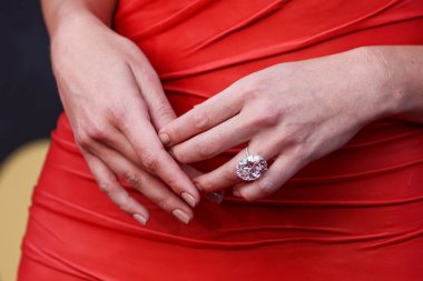 Özel Balmain giyen Margot Robbie 14 Ocak 2024 'te Santa Monica, Los Angeles, Kaliforniya, ABD' de düzenlenen The Barker Hangar 'da düzenlenen 29..