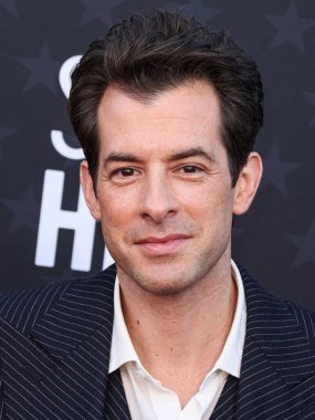 Mark Ronson arrives at the 29th Annual Critics' Choice Awards held at The Barker Hangar on January 14, 2024 in Santa Monica, Los Angeles, California, United States.