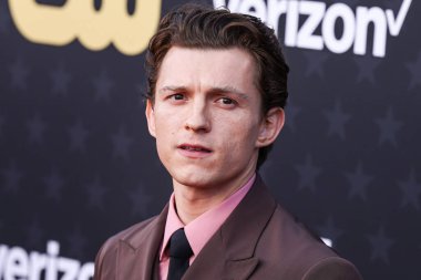 Prada giyen Tom Holland, 14 Ocak 2024 'te Santa Monica, Los Angeles, Kaliforniya, ABD' de düzenlenen Barker Hangarı 'nda düzenlenen 29..