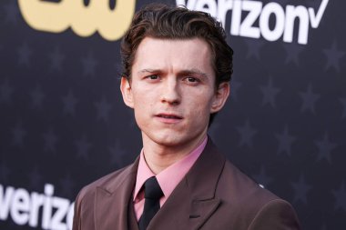 Prada giyen Tom Holland, 14 Ocak 2024 'te Santa Monica, Los Angeles, Kaliforniya, ABD' de düzenlenen Barker Hangarı 'nda düzenlenen 29..