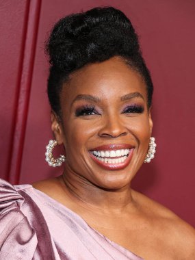 Amber Ruffin, 15 Ocak 2024 'te Hollywood, Los Angeles, Kaliforniya' da düzenlenen ve Apple TV + 75. Geleneksel Primetime Emmy Ödülleri 'ne ulaştı..