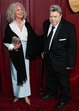 Bernadette Birkett ve George Wendt, 15 Ocak 2024 'te Hollywood, Los Angeles, Kaliforniya, ABD' de düzenlenen ve Apple TV + 'nın 75..