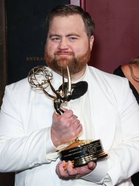 Paul Walter Hauser, 15 Ocak 2024 'te Hollywood, Los Angeles, Kaliforniya' da düzenlenen 75. Geleneksel Primetime Emmy Ödülleri Partisi 'ne geldi.. 