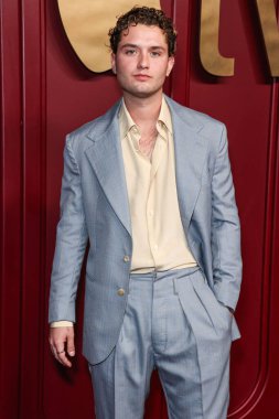 Raff Law, 15 Ocak 2024 'te Hollywood, Los Angeles, Kaliforniya, ABD' de düzenlenen ve Apple TV + 75. Geleneksel Primetime Emmy Ödülleri 'ne ulaştı..