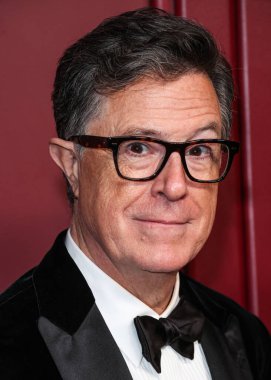 Stephen Colbert, 15 Ocak 2024 'te Hollywood, Los Angeles, Kaliforniya' da düzenlenen ve Apple TV + 75. Geleneksel Primetime Emmy Ödülleri 'ne ulaştı.. 