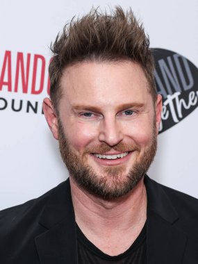Bobby Berk, 24 Ocak 2024 'te Hollywood, Los Angeles, Kaliforniya, ABD' deki Harmony Gold Tiyatrosu 'nda düzenlenen VMI Yayıncılık' ın Los Angeles Prömiyeri 'ne geldi.