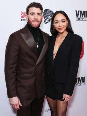 Bryan Greenberg ve Ashley Madekwe 24 Ocak 2024 'te Hollywood, Los Angeles, Kaliforniya, ABD' deki Harmony Gold Tiyatrosu 'nda düzenlenen VMI Yayıncılık' ın Los Angeles Prömiyeri 'ne geldiler.. 