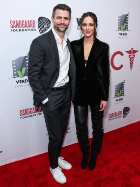 James Lafferty ve eşi Alexandra Park, 24 Ocak 2024 'te Hollywood, Los Angeles, Kaliforniya, ABD' de Harmony Gold Tiyatrosu 'nda düzenlenen VMI Yayıncılık' ın Los Angeles Premiere 'ine geldiler.. 