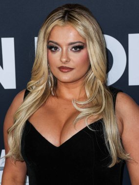 Bebe Rexha, 2 Şubat 2024 'te Los Angeles Kongre Merkezi' nde düzenlenen Jon Bon Jovi onuruna düzenlenen 2024 MusiCares Person of the Year 'a ulaştı..