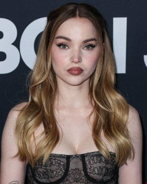 Dove Cameron, 2 Şubat 2024 'te Los Angeles Kongre Merkezi' nde düzenlenen Jon Bon Jovi onuruna düzenlenen 2024 MusiCares Person of the Year 'a ulaştı..