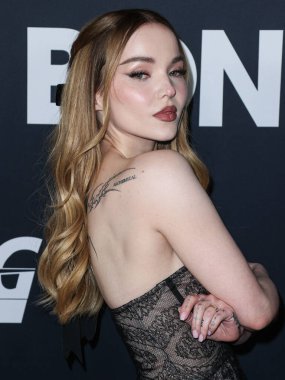 Dove Cameron, 2 Şubat 2024 'te Los Angeles Kongre Merkezi' nde düzenlenen Jon Bon Jovi onuruna düzenlenen 2024 MusiCares Person of the Year 'a ulaştı..