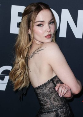 Dove Cameron, 2 Şubat 2024 'te Los Angeles Kongre Merkezi' nde düzenlenen Jon Bon Jovi onuruna düzenlenen 2024 MusiCares Person of the Year 'a ulaştı..