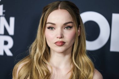 Dove Cameron, 2 Şubat 2024 'te Los Angeles Kongre Merkezi' nde düzenlenen Jon Bon Jovi onuruna düzenlenen 2024 MusiCares Person of the Year 'a ulaştı..